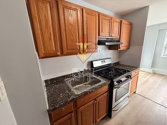 2nd image of 700-702 Boulevard E E #I-3