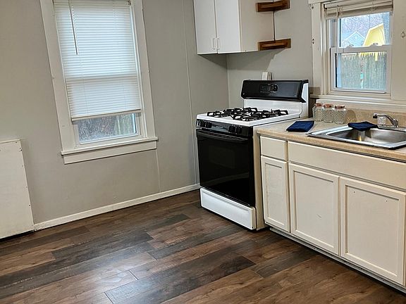 4th image of 124 Lakeview Blvd