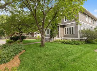 1697 Stanford Ave, Saint Paul, MN 55105