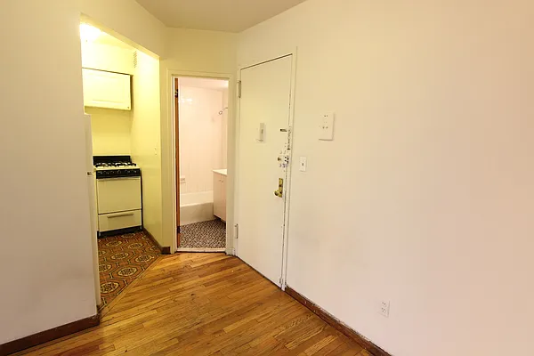 Rented by Guidance Realty Corp. | media 8