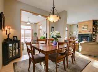 2348 Abbey Point, Shakopee, MN 55379