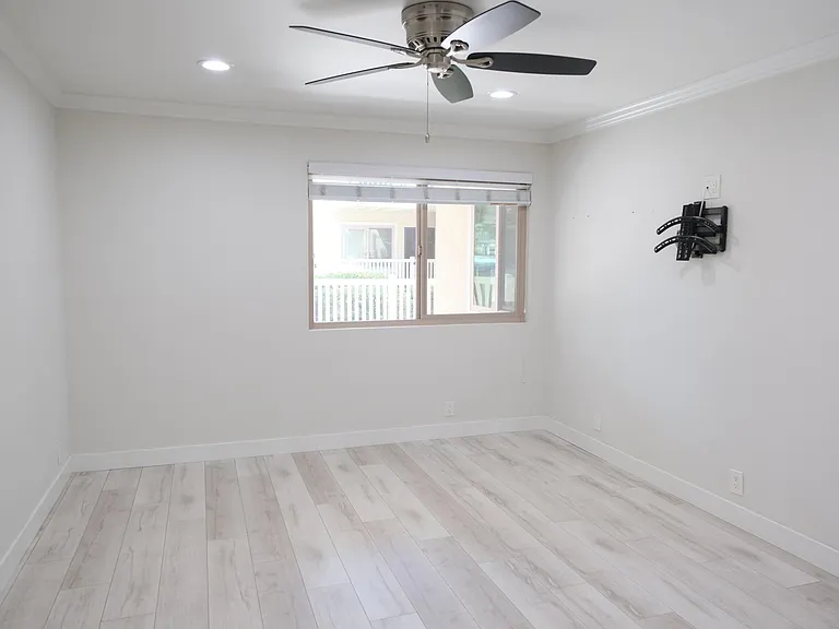19185 Shoreline Ln #1 — Photo 11