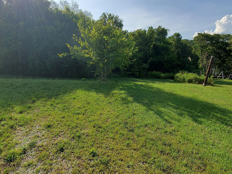 2nd image of 10101 Rutledge Pike