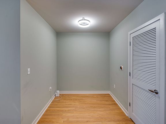 4th image of 301 Demonbreun St Unit 1702