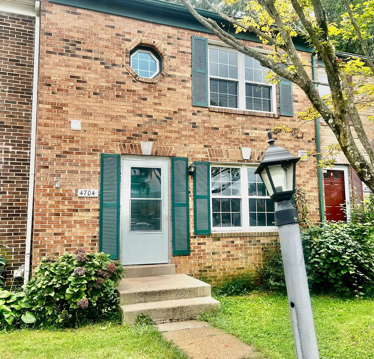 3 bed, 3.5 bath, 1742 sqft, $1,475 — Photo 1