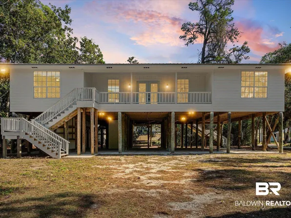 610 General Gaines Pl, Dauphin Island, AL 36528