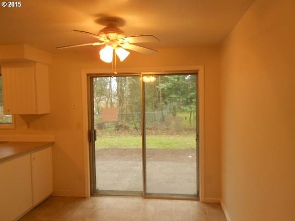 4th image of 13306 NE 47th Cir