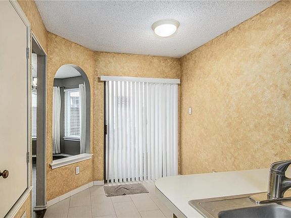 5th image of 14151 Montfort Dr APT 284