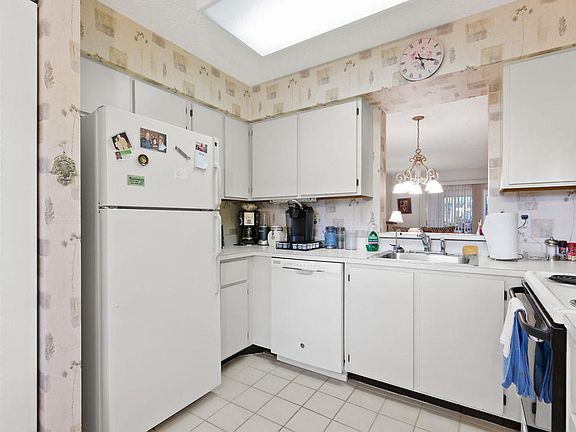 2nd image of 7281 Amberly Ln APT 102