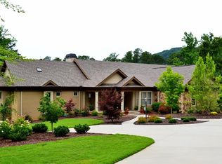 24 Cloister Ln, Scottsboro, AL 35769