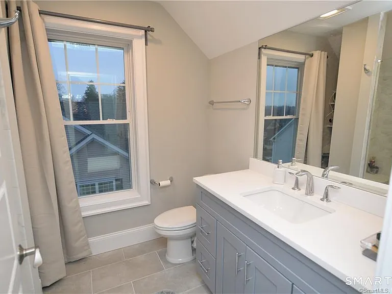 115-71 Colonial Rd — Photo 12