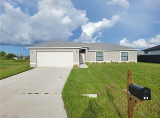 915 NE 13th Place Cpe, Coral, FL 33909