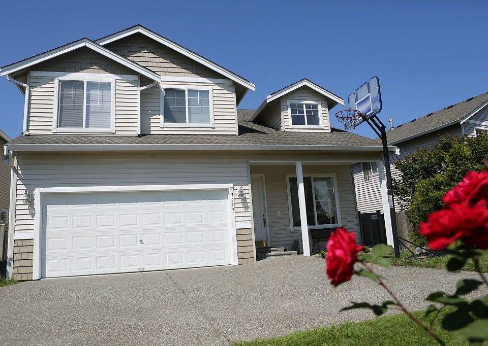 1st image of 17917 15th Ave W