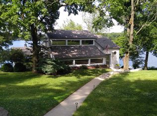 9042 E Koher Rd S, Syracuse, IN 46567