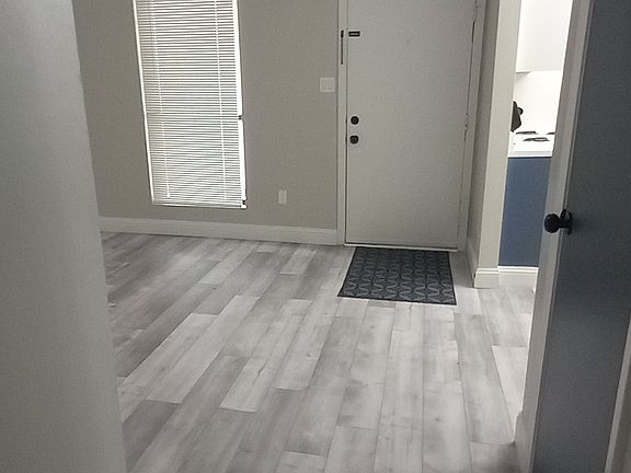 3rd image of 2810 S Poplar St #12