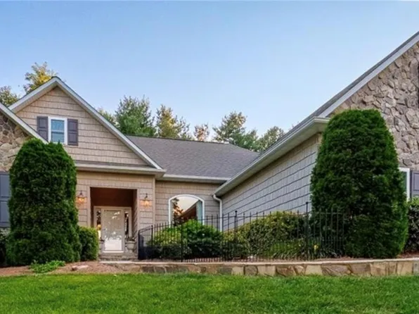 1015 Country Club Road, Roaring Gap, NC 28668