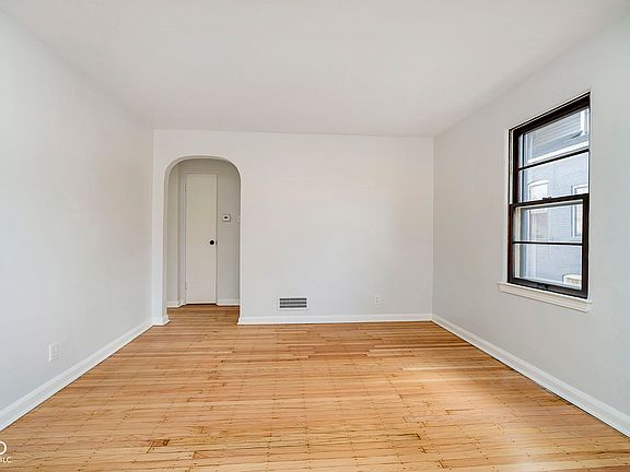 5th image of 771-773 N Woodruff Place East Dr