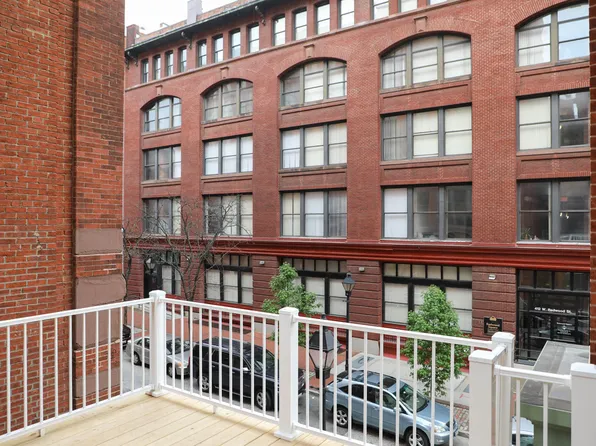 405 W Redwood Apartments