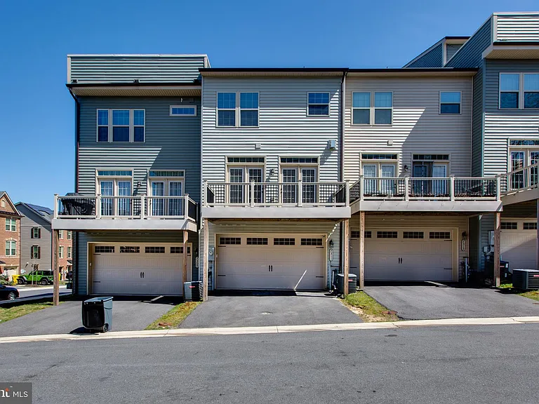 7311 Taylors Hill Ln — Photo 48