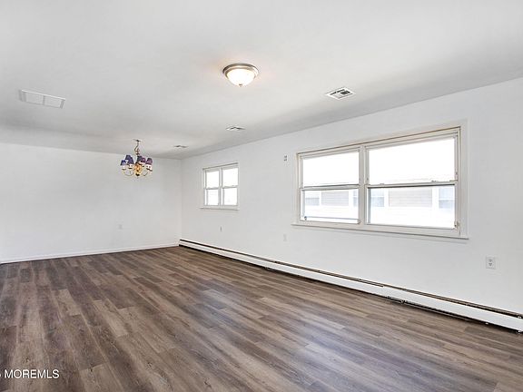 3rd image of 565 Jamaica Boulevard