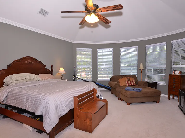 2412 Clearwood Ln — Photo 23