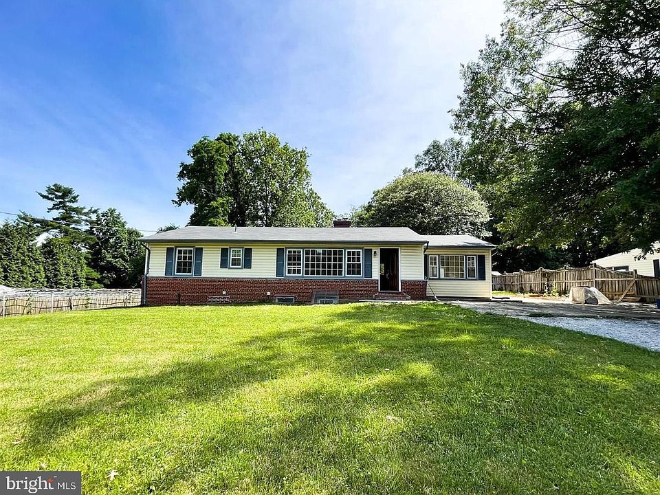 1st image of 10511 Oak Pl