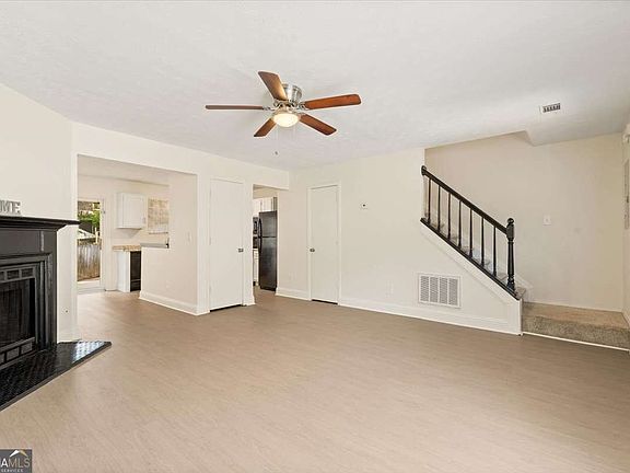 4th image of 5716 Wells Cir