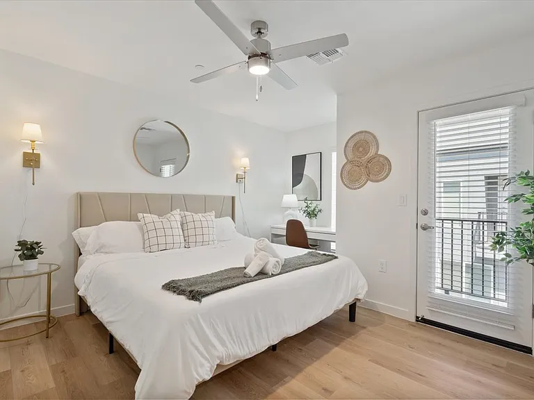 1818 W Earll Dr — Photo 39