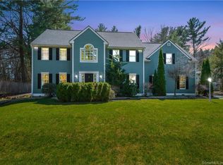 3 Simsbury Pnes, Simsbury, CT 06070