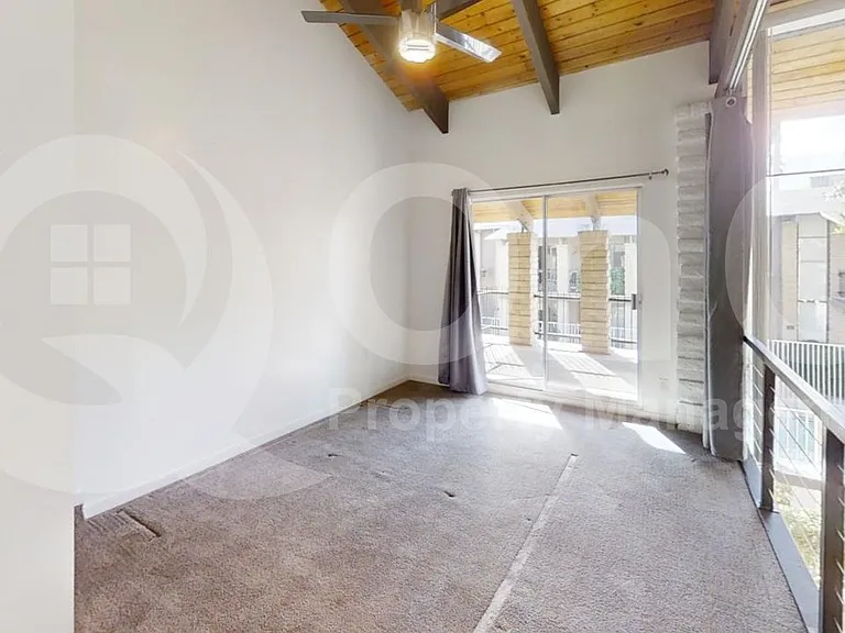 6925 E 4th St #10 — Photo 9