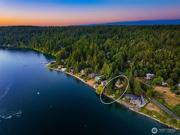 3rd image of 5071 Crystal Springs Drive NE