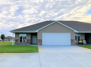 375 S 3rd Ave, Columbus, NE 68601