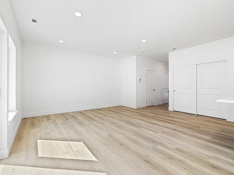 1163 S Underwood St #110 — Photo 4