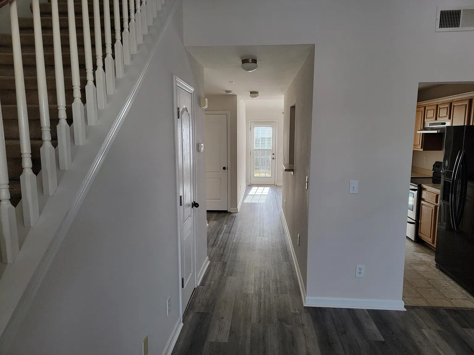 2 bed, 1298 sqft, $1,999 — Photo 1