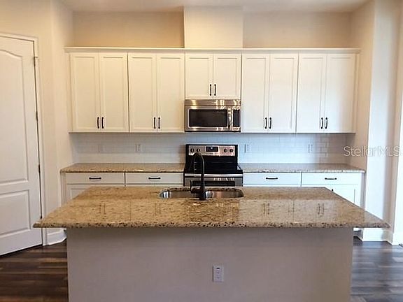 4th image of 2120 Lobelia Dr