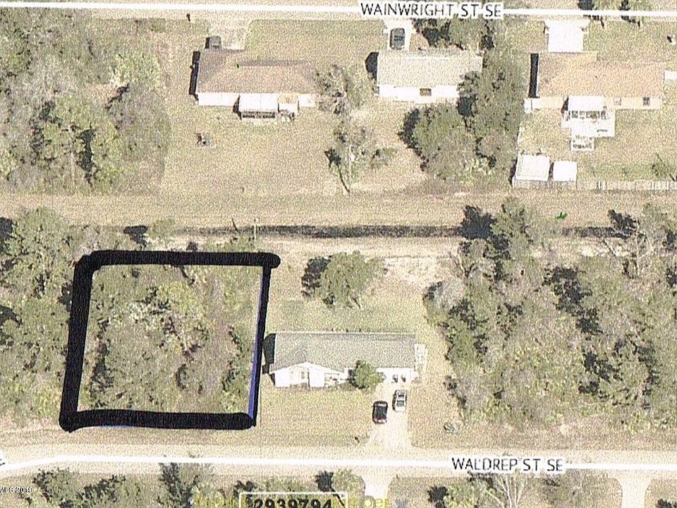 2nd image of 1611 Waldrep St SE