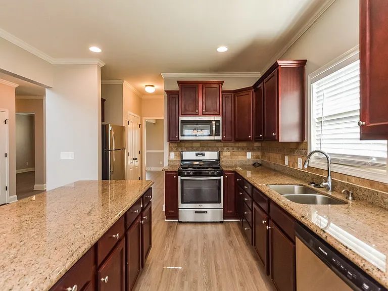 90 Riverstone Dr — Photo 8