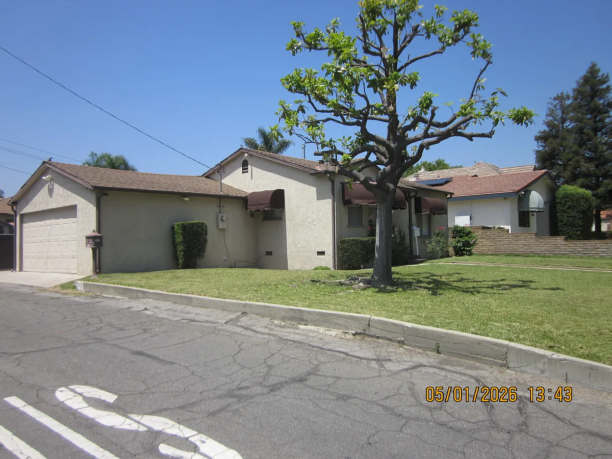 Building Photo - 5943 Encinita Ave