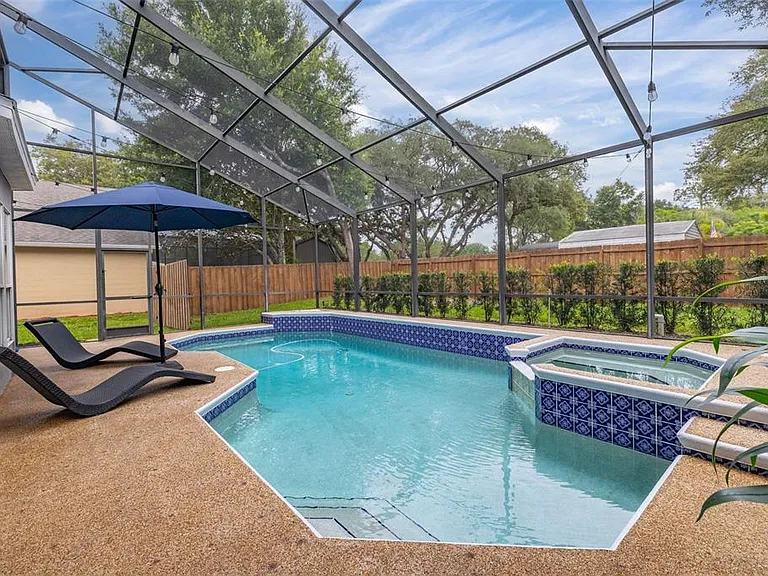 663 Charrice Pl — Photo 3