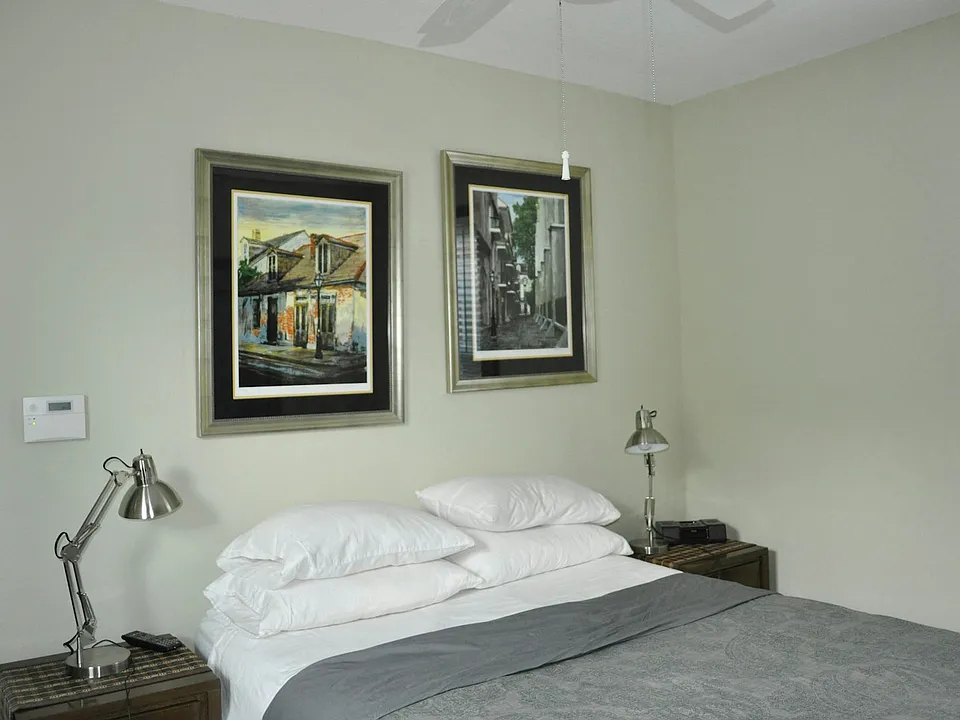 Bedroom Queen Bed