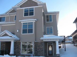 735 Mission Point Rd, Iowa City, IA 52245