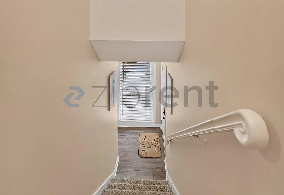 2 bed, 1567 sqft, $2,600 — Photo 4