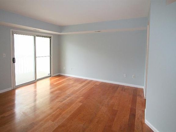 2nd image of 2211 S Huron Pkwy APT 1