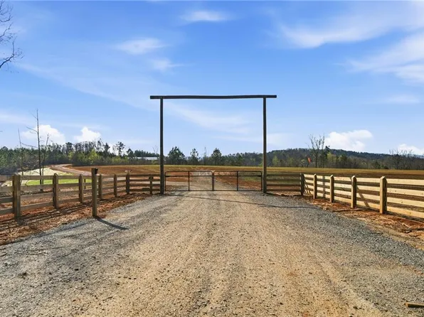 1927 Leeches Rd, Ellijay, GA 30540