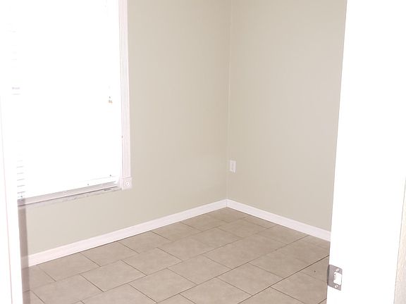 4th image of 920 April Hills Blvd