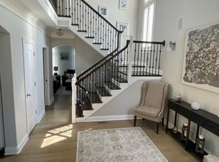 156 Mayo Ct, Elmhurst, IL 60126