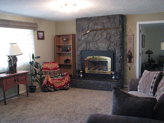 Gas Fireplace/Marble Hearth