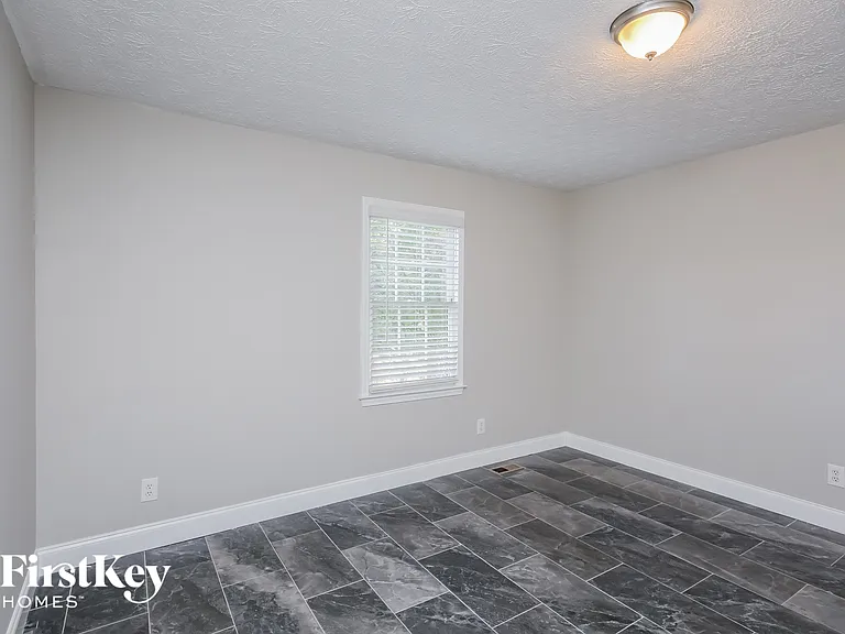 210 Calusa Lake Ct — Photo 13