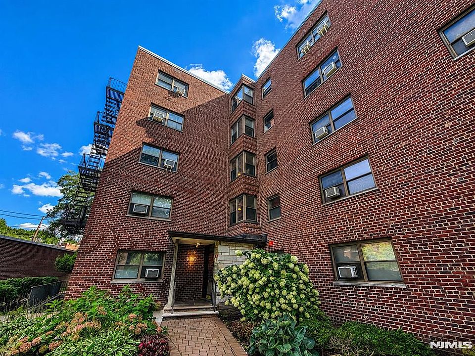 1st image of 3020-3030 Edwin Ave #5-H