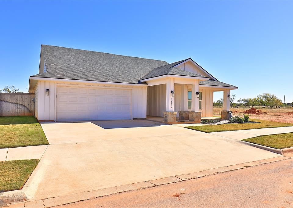 1st image of 1517 Old Settlers Way